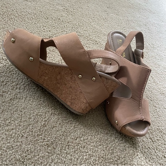 Tan and cork wedges - Picture 3 of 3